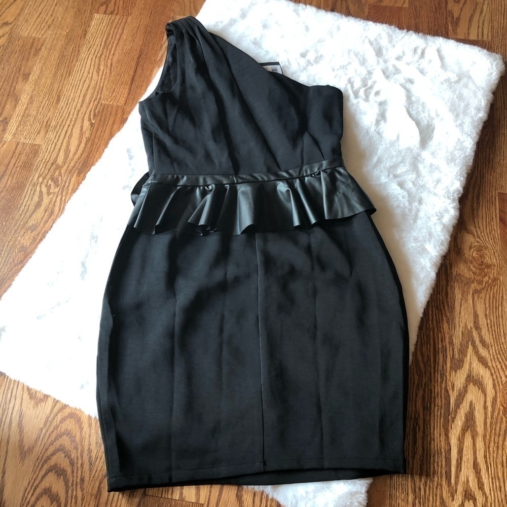Women's one shoulder black ruffle mini dress size M - Picture 9 of 11
